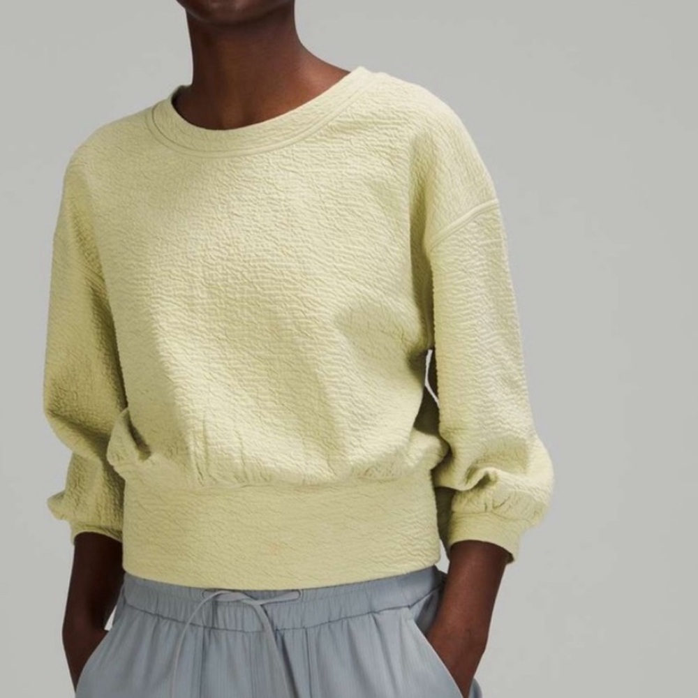 Lululemon textured crewneck crop pullover size 6